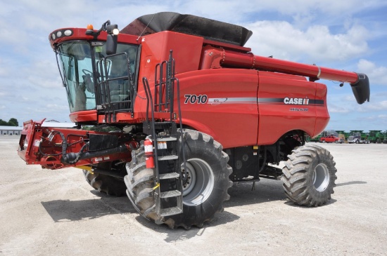 2007 Case-IH 7010 4wd combine