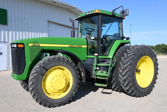 1995 John Deere 8100 MFWD tractor