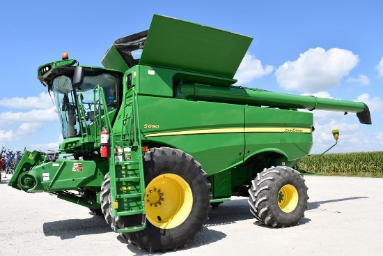 2013 John Deere S690 4wd combine