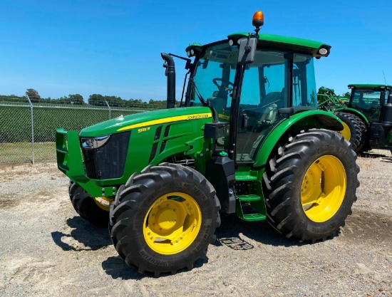 2017 John Deere 5125R MFWD tractor