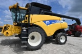 2010 New Holland CR9060 2wd combine