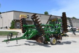 2010 John Deere 637 22' disk