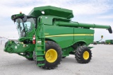 2017 John Deere S670 2wd combine