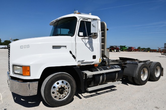 2000 Mack CH613 day cab semi