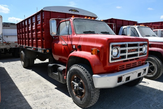 1987 GMC 7000 single axle grain truck