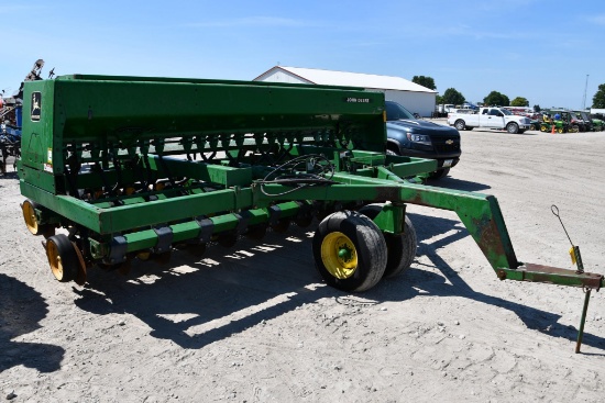 John Deere 750 15" drill