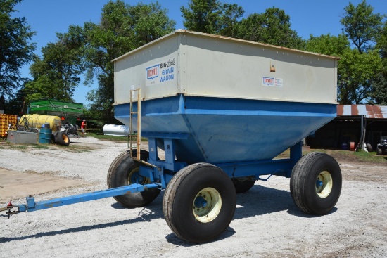 DMI Big-Little 300 bu. gravity wagons