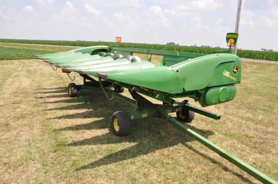 2008 JD 608C 8 row 30" corn head