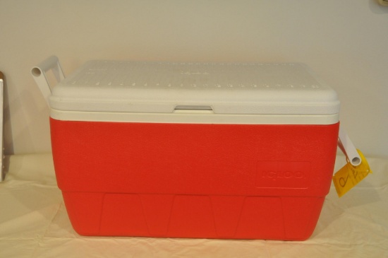 Igloo Cooler, color red