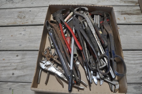 Large quantity of fencing pliers, regular pliers, nail puller, channel locks, etc.