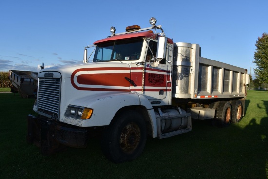 1995 Freightliner tandem axle dump truck