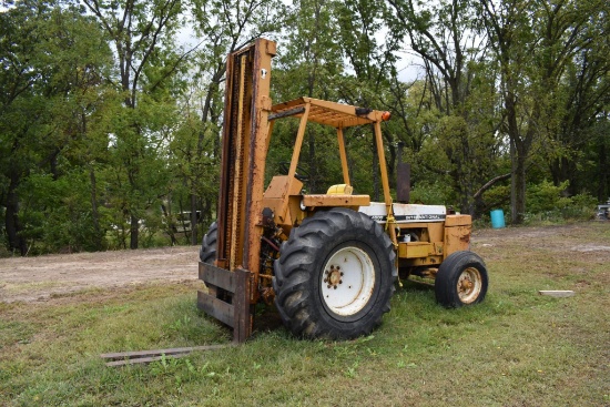 International 4500 Series A rough terrain forklift - needs hydraulic work