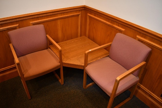 oak corner waiting area table w/ matchine chairs