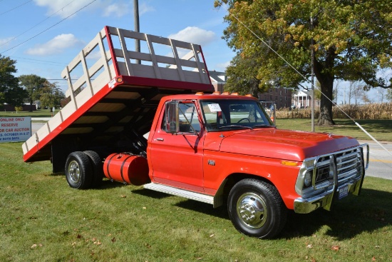 1976 Ford F-350 dually dump truck