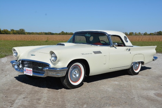 1957 Ford Thunderbird