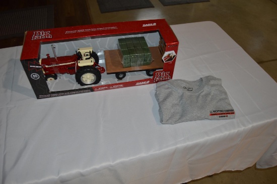 Farmall toy tractor & hay wagon (1576)