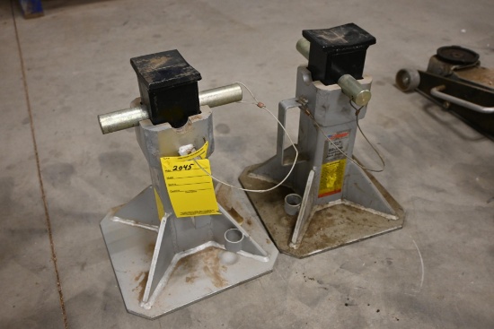 (2) Stinger 22 Ton jack stands