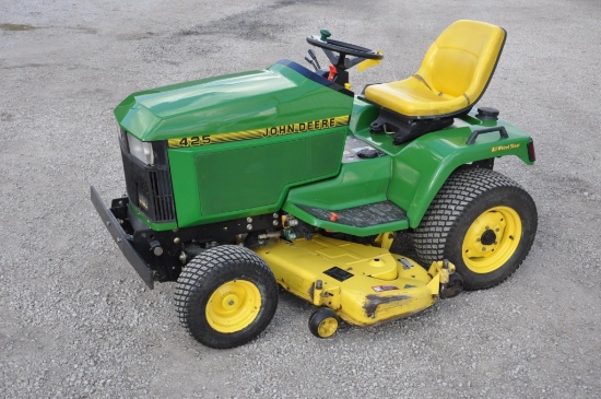 JD 425 riding lawn mower