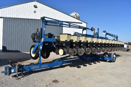 Kinze 2600 16/31 planter