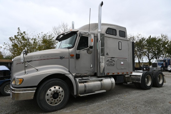 2001 International 9400i semi