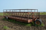 Apache 20' hay/silage feeder