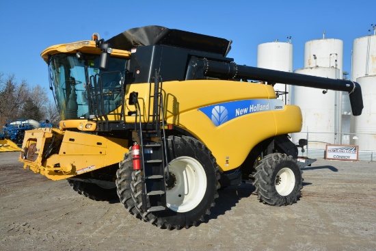 2010 New Holland CR9060 2wd combine