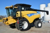 2011 New Holland CR9080 4wd combine