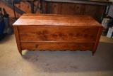 Cedar chest with 1 drawer