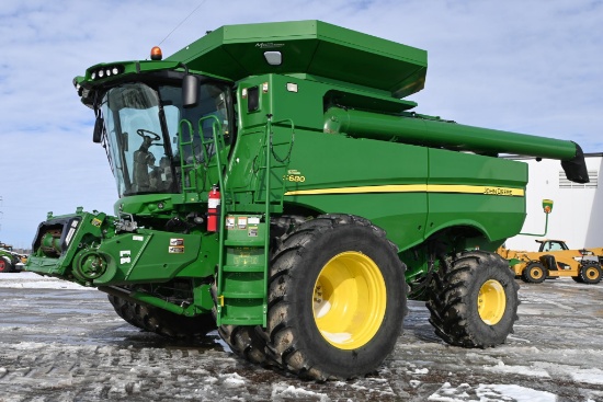 2013 John Deere S680 4wd combine