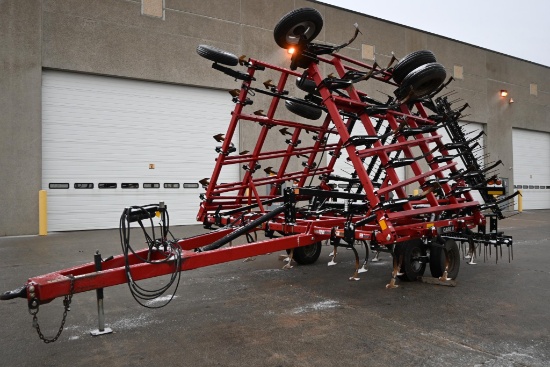 Case IH Tigermate II 30' field cultivator