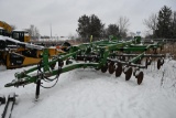 2009 John Deere 2700 7-shank disc ripper