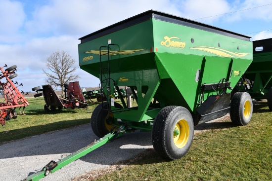 Demco 550 gravity wagon