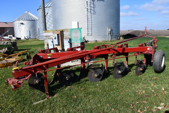 Case-IH 720 5-bottom plow