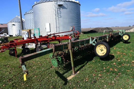 John Deere 400 30' rotary hoe