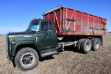 1974 International Loadstar 1600 grain truck