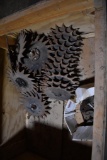 Crate of closing wheels