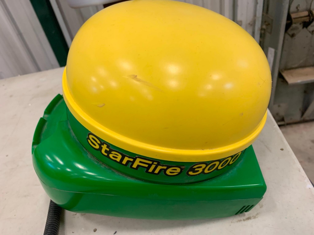 John Deere StarFire 3000 receiver | Farm Equipment & Machinery | Online  Auctions | Proxibid