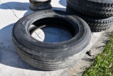 (1) 285/75R24.5 tire