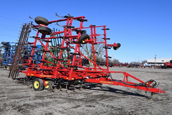 2013 Sunflower 5035 36' field cultivator