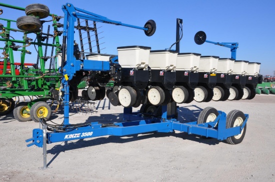 Kinze 3500 8/15 planter