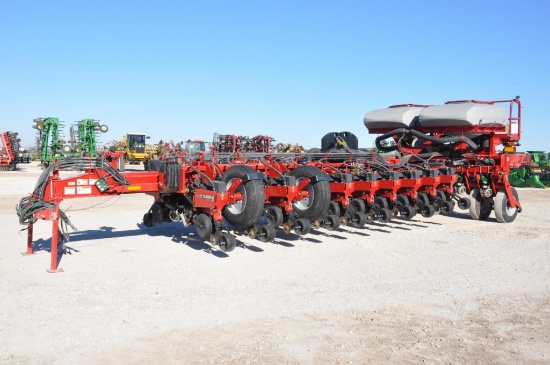 Case-IH 1250 24 row 30" planter