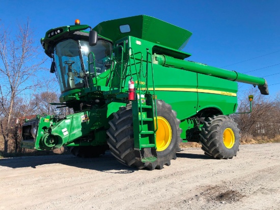 2013 John Deere S680 4wd combine