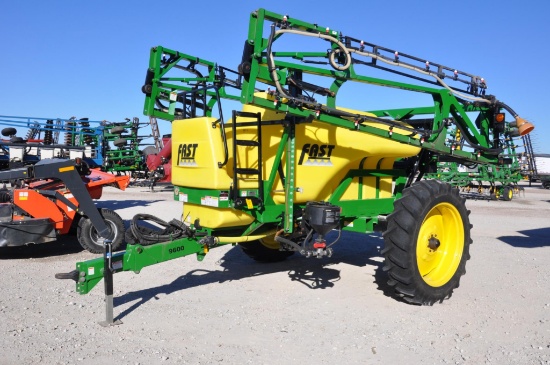 2010 Fast 9600 pull-type sprayer