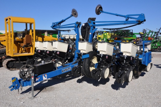 2009 Kinze 3200 12 row 30" planter