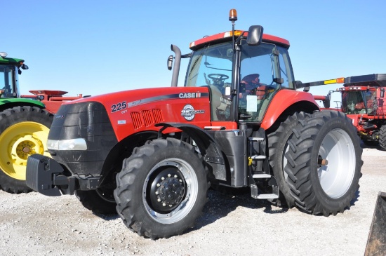 2013 Case IH Magnum 225 CVT MFWD tractor
