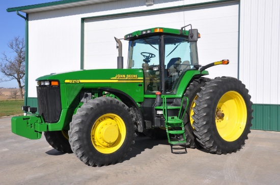 2001 John Deere 8210 MFWD tractor