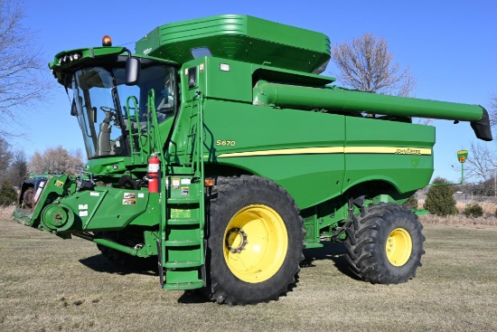 2014 John Deere S670 4wd combine