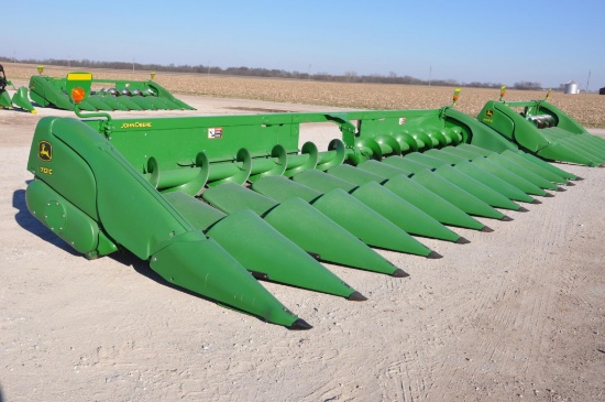 2019 John Deere 712C 12 row 30" corn head