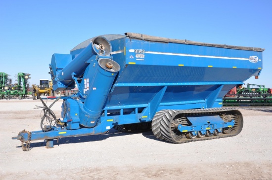 Kinze 1050 grain cart