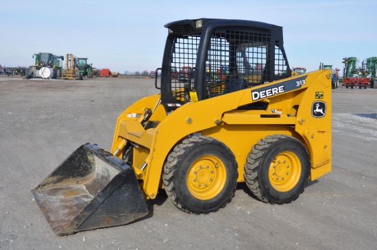 John Deere 313 skid steer